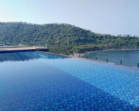 Louis Kienne Resort Senggigi Hotels in Malaka