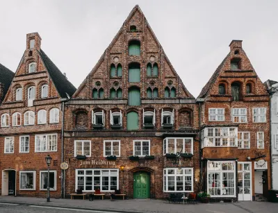 Hotel Zum Heidkrug & Café Lil Hôtels à proximité de : Traditionsräume Panzerbrigade 8 (ehem.)