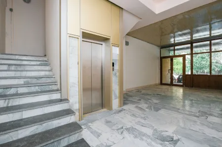 Stay Inn on Yekmalyan St