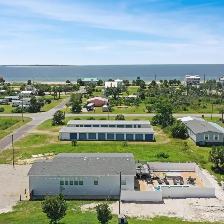 Salty Breeze by Pristine Property Vacation Rentals