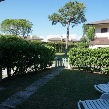 Comfy Villa with Pool and Barbecue