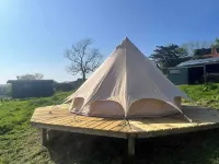 Immaculate Bell Tent Retreat North Devon فنادق في Torridge District