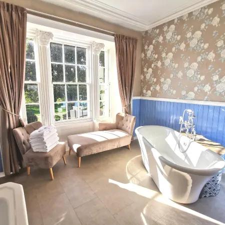 Lunan House