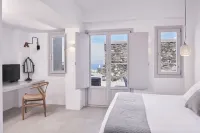 Elysian Santorini Hotels in Finikia