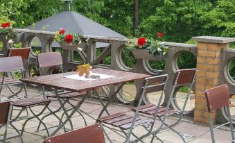 Hotel Kreuzbergbaude