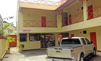 Sundeck Suites