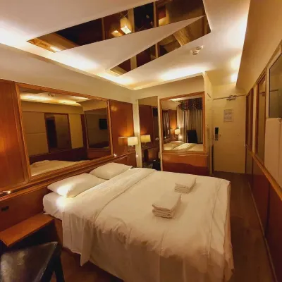 โรงแรมเรมแบรนต์ไพลน์ โรงแรมใกล้อัมสเตล