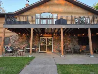 Birchwood Haven-Wooded Lakefront Cabin Retreat on Big Chetac Lake, Birchwood WI