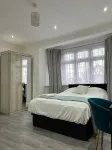 Inviting 2-Bed Apartment in Ilford