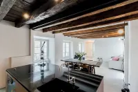 Shades of Como with Private Terrace by Rent All Como