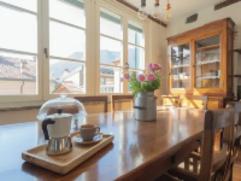 Emily's Holiday House - Authentic Lake Como by Rent All Como Hotels in Torno