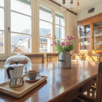 Emily's Holiday House - Authentic Lake Como by Rent All Como