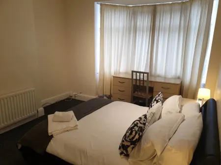 South Shield's Emerald 2 Bed Apartment Отели рядом с достопримечательностью «South Shields Museum & Art Gallery»