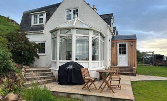 2 Guests - Free Parking - Bbq & Patio - Sea Views