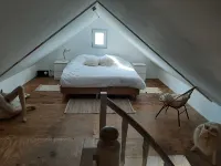 Atelier House with Hot Tub Hotels in Sleen