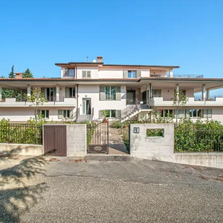 Sunny Stay in Tavullia Hills