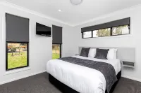 CH Boutique Apartments the Ringers Road Hotels in Hillvue