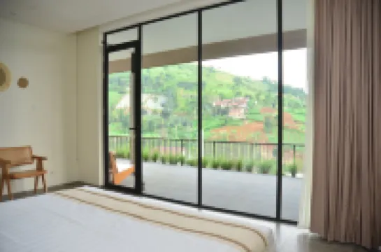 Green Hill Mountain City View Villa 8 Bedrooms with a Private Heated Swimming Pool and a Movie Room