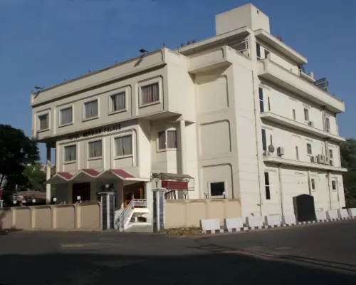 Hotel Meridian Palace Hotels in Jammu