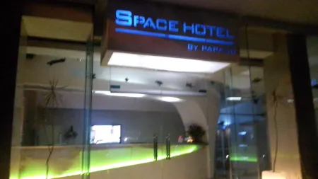 Space Hotel by Papaho