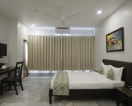 中央酒店 彭措林酒店