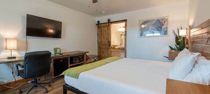 Springs Lodge & Cafe Hotels in Fall River County