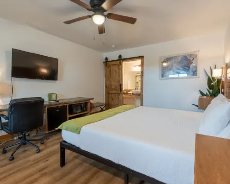 Springs Lodge & Cafe Hotels in Hot Springs