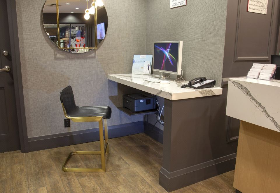 Quality Inn & Suites Downtown Vancouver