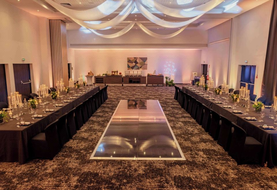 2. 래디슨 블루 호..