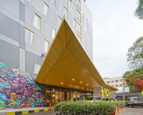 Yello Hotel Manggarai Hotels near Epicentrum Walk