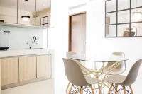Spacious & Deluxe 2Br Gateway Ahmad Yani Cicadas Apartment Hotels in Kecamatan Cibeunying Kidul