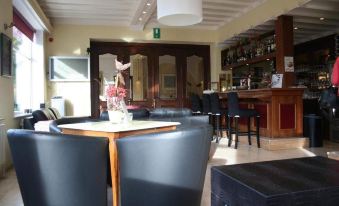 Hotel Admiraal - Housity