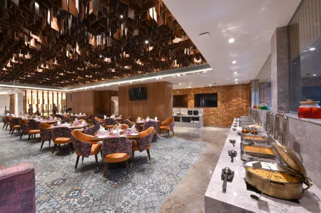 Regenta Fairlark Vadodara Отели рядом со станцией Vadodara Jn