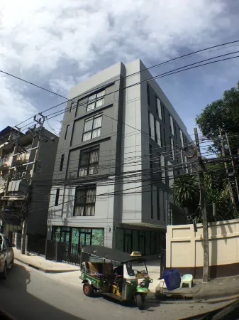 28 เพลส