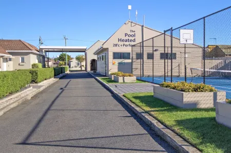 Barclay Motor Inn Отели рядом с достопримечательностью «Devonport Regional Gallery»