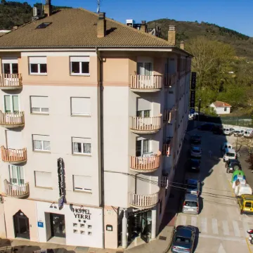 Hotel Yerri