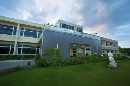 Landmark Pallavaa Beach Resorts Mahabalipuram Отели в г. Вада Неммели