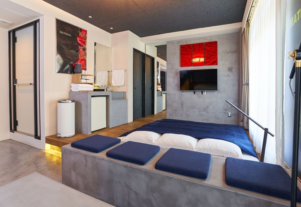 머티리얼 호텔의 모던한 외관