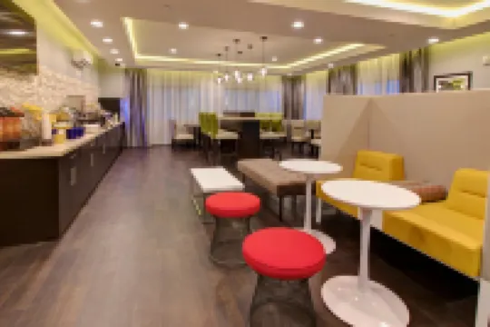 Days Inn & Suites by Wyndham Port Arthur Hotels in Port Arthur