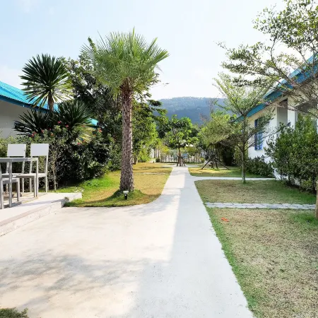 March Samui Resort Отели рядом с достопримечательностью «Пирс Менам»