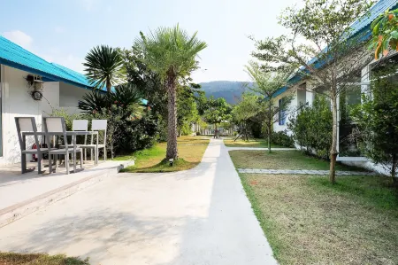 March Samui Resort Отели рядом с достопримечательностью «Secret Garden Spa»