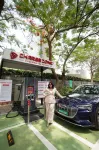 新德里古爾岡威斯汀酒店 - 停車場