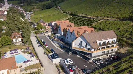 Best Western Hotel  Spa le Schoenenbourg Отели рядом с достопримечательностью «Tower Museum of Thieves»