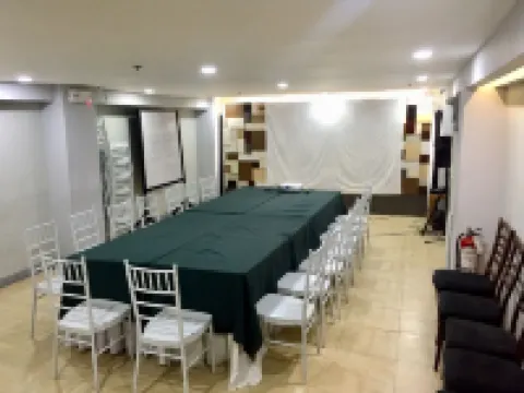 Almont City Hotel Hotels in Butuan