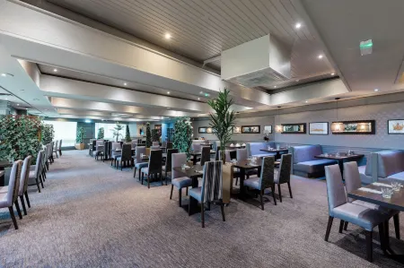Normandy Hotel (Near Glasgow Airport) Отели в г. Клайдбэнк