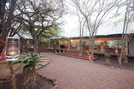 Rhino Sands Safari Camp Отели рядом с достопримечательностью «Thanda Safari - Private Game Reserve»