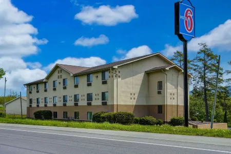 Motel 6 Montoursville, PA