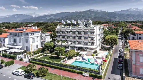 Hotel Il Negresco - Airport Shuttle