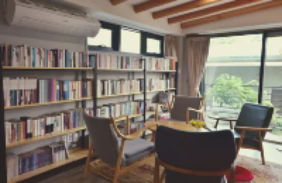 Andong Poong-Gyung Hostel n Library