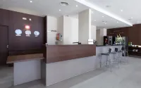هوتل أوليمبيا يونيفرسي داديس فنادق في Alboraya